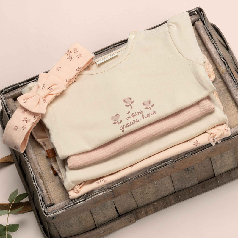 T-shirt Love Grows Here | Sheer Pink